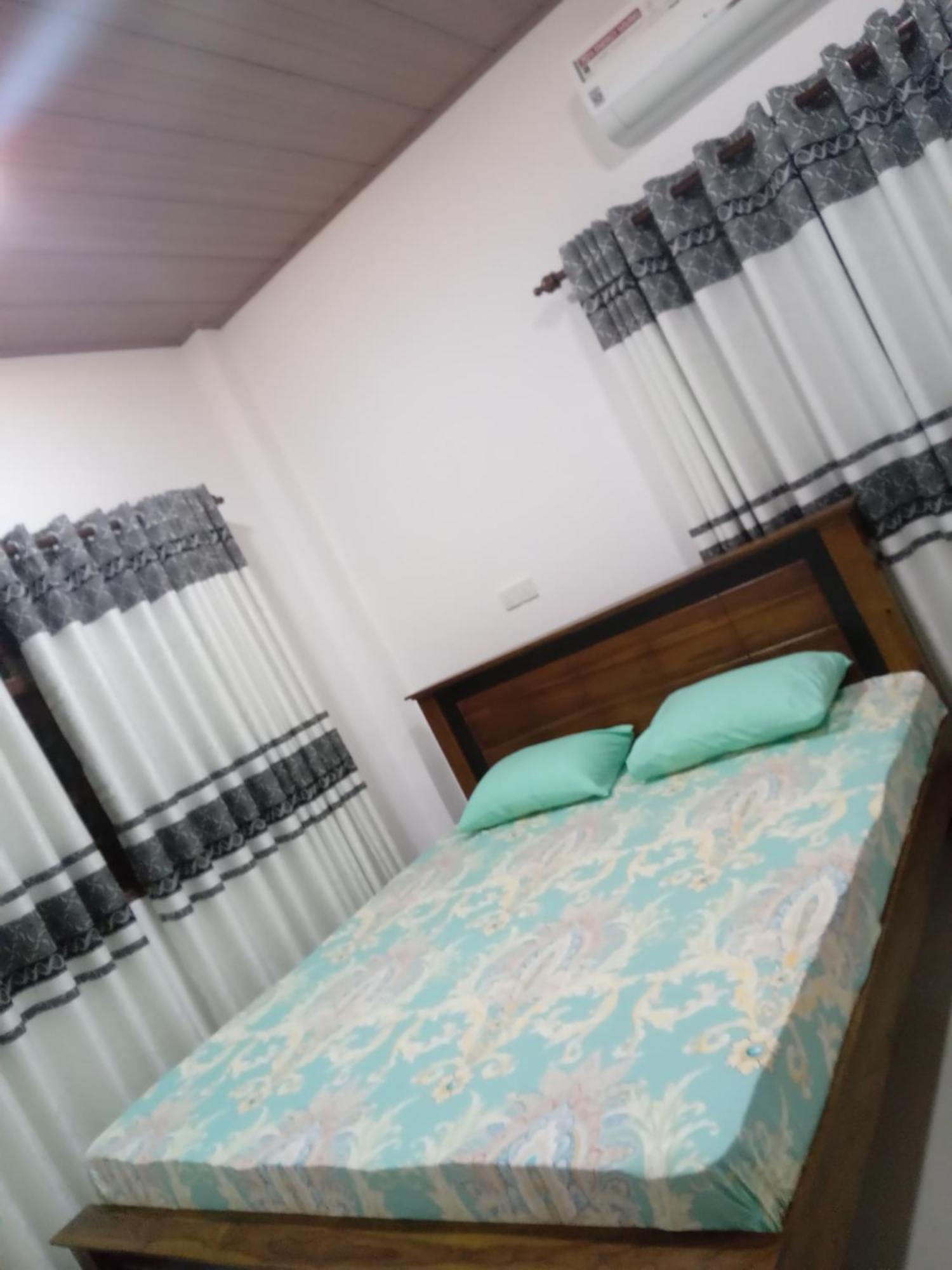 Sky Bloom Bed & Breakfast Homagama Екстериор снимка
