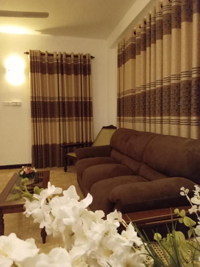Sky Bloom Bed & Breakfast Homagama Екстериор снимка