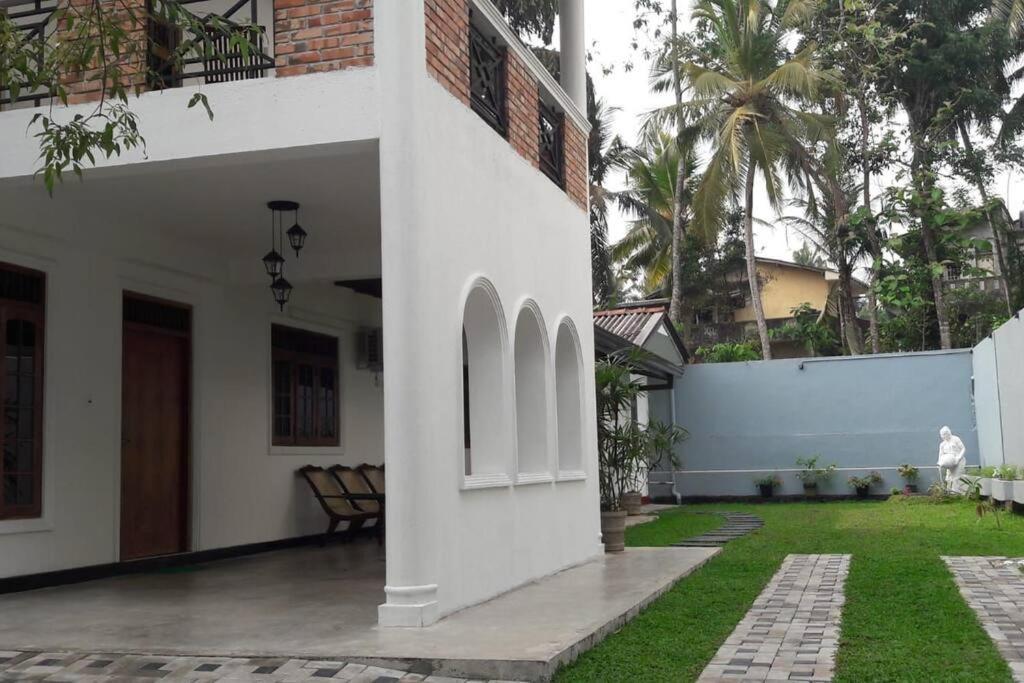 Sky Bloom Bed & Breakfast Homagama Екстериор снимка