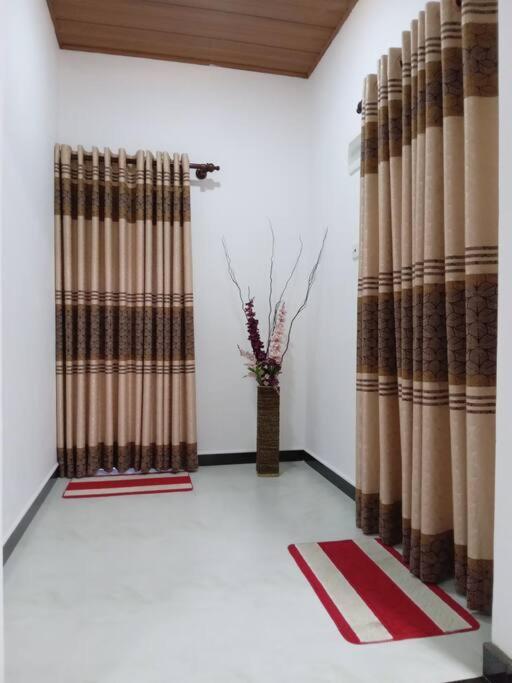 Sky Bloom Bed & Breakfast Homagama Екстериор снимка